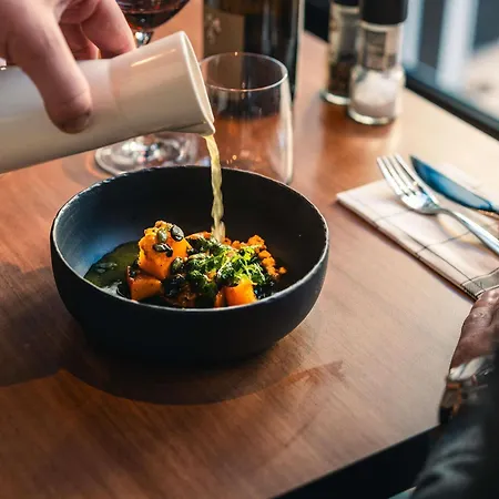 Novotel Centre Grand Place Hotel 4*