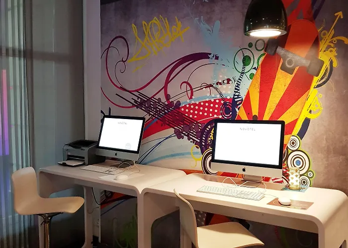 Отель Novotel Centre Grand Place 4*