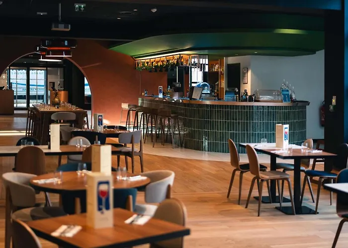 Отель Novotel Centre Grand Place