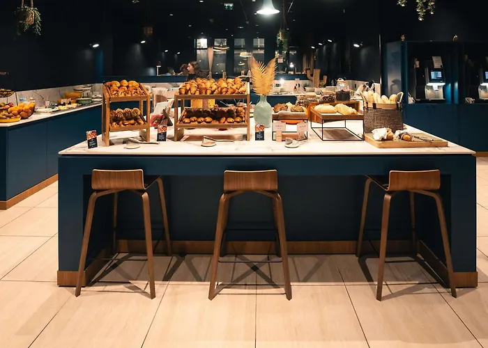 Отель Novotel Centre Grand Place 4*