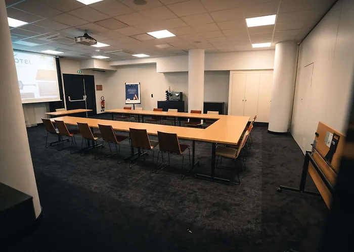 Отель Novotel Centre Grand Place