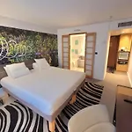 诺沃特里尔中央格兰德广场酒店 4* 里尔